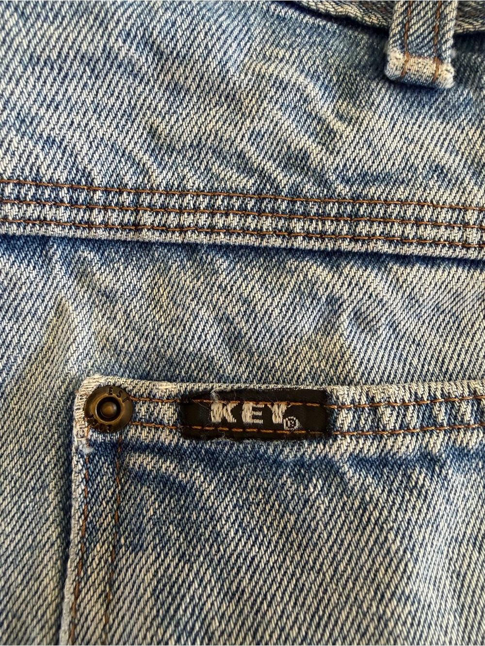 Key Light Wash Distressed Denim Cutoff Shorts - Picture 7 of 7
